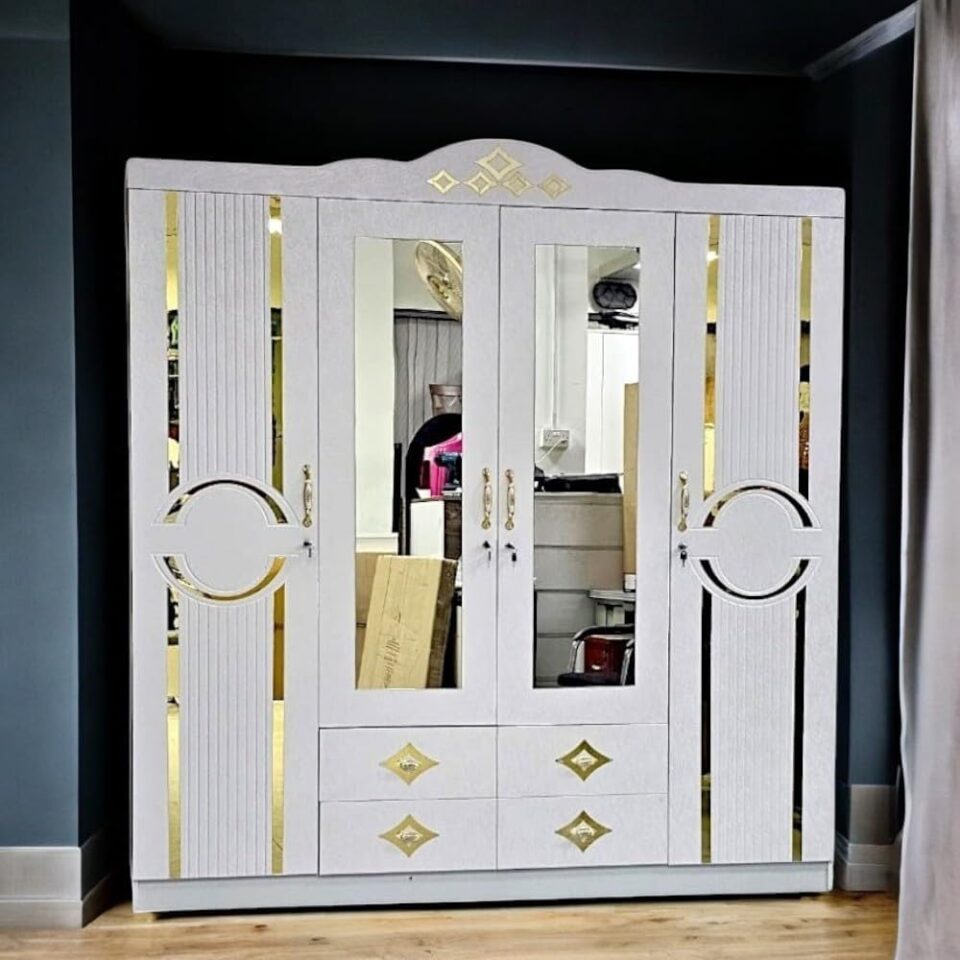 Agvan 4 Door Wardrobe With Mirror